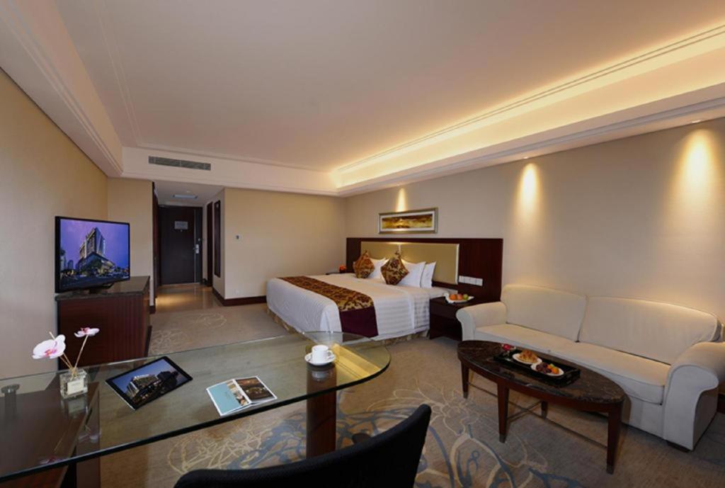 Shuguang International Hotel Kunshan Kunshan  Exteriör bild